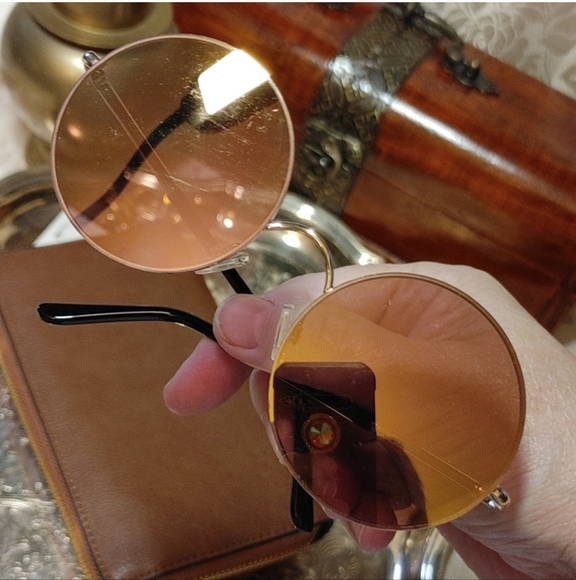 *Round Mirror Metal Framed Sunglasses - Picture 2 of 7